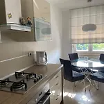 Apartment Spacious Modern Close To The