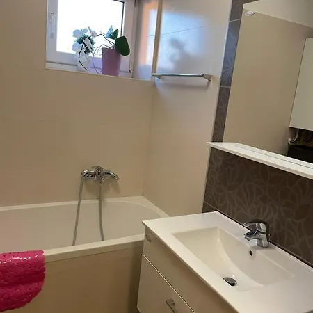Spacious Modern Close To The Beach Pula
